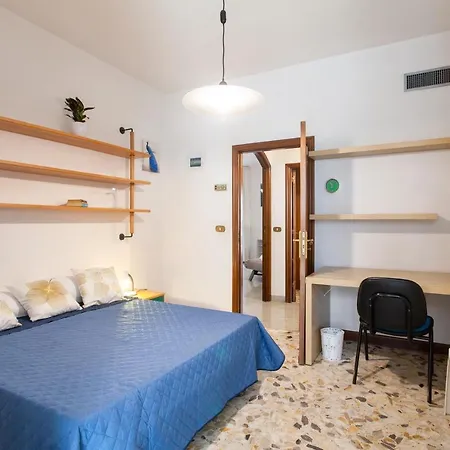 Pane & Pomodoro Roomy Flat